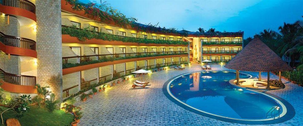 Uday Suites - The Airport Hotel Thiruvananthapuram Exteriör bild