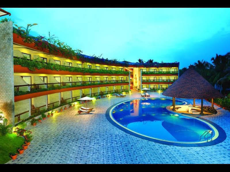 Uday Suites - The Airport Hotel Thiruvananthapuram Exteriör bild