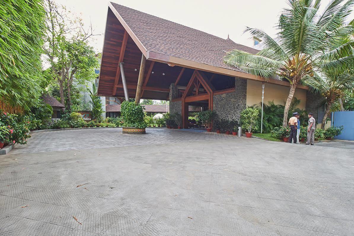 Uday Suites - The Airport Hotel Thiruvananthapuram Exteriör bild